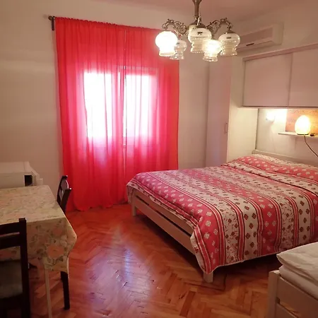 Tinka Starigrad Paklenica