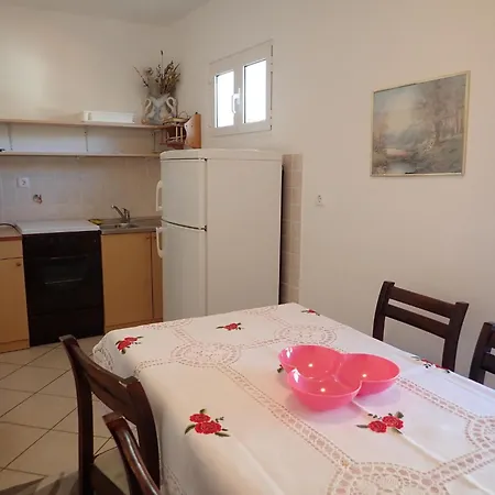 Tinka Starigrad Paklenica