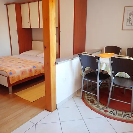 Tinka Starigrad Paklenica