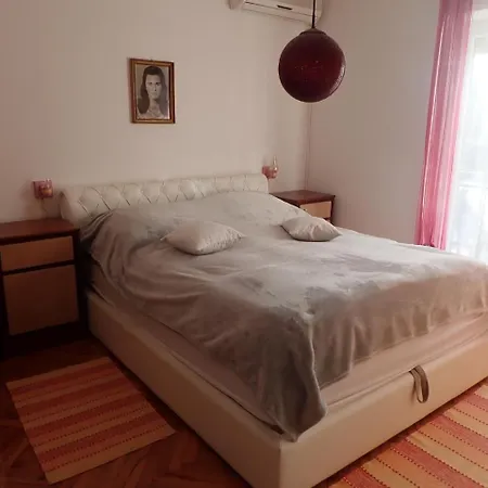 Tinka Gæstehus Starigrad Paklenica