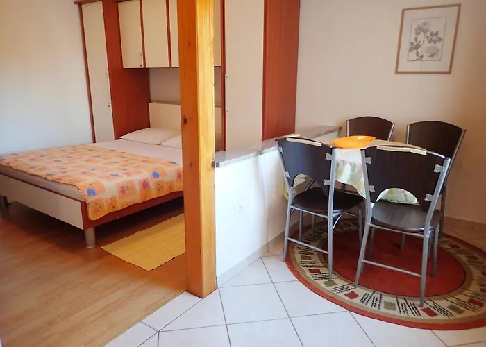 Tinka Starigrad Paklenica