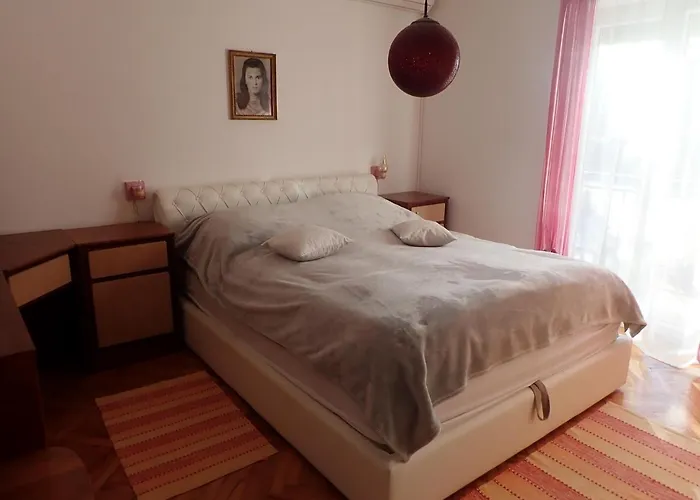 Tinka Gasthof Starigrad Paklenica