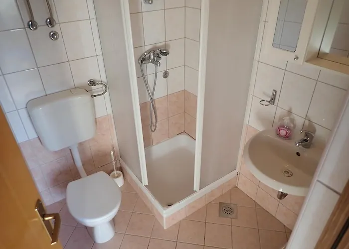 Tinka Starigrad Paklenica