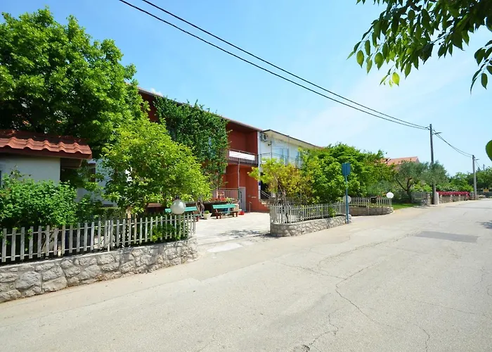 Tinka Starigrad Paklenica